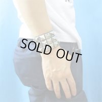 日本製　本革　リストバンド　ブレスレット　3連スタッズ　No.570